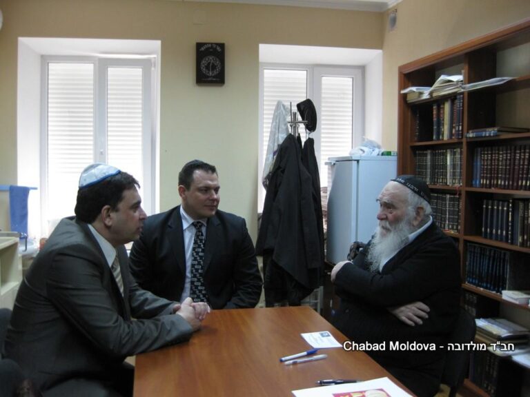 Israeli representatives visit Chabad Moldova