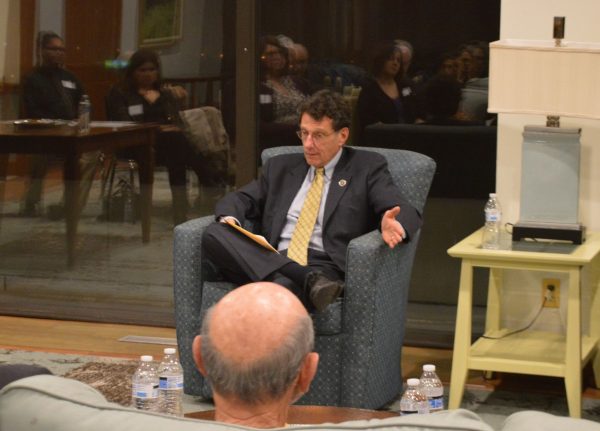 Judge Dan Aaron Polster of the U.S. District Court for the Northern District of Ohio talks to an Anti-Defamation League group Feb. 8. CJN Photo / Amanda Koehn 