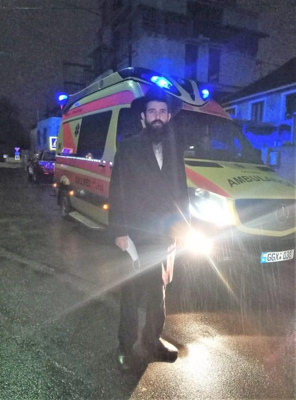 Rabbi in Moldova helps save a life and scores matzah for his community