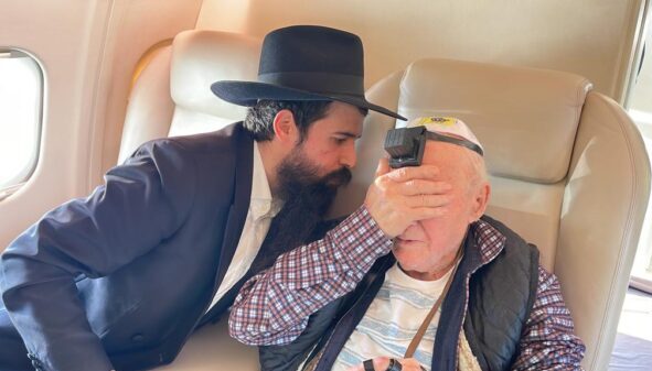 מטוס – רופא וחבדניק