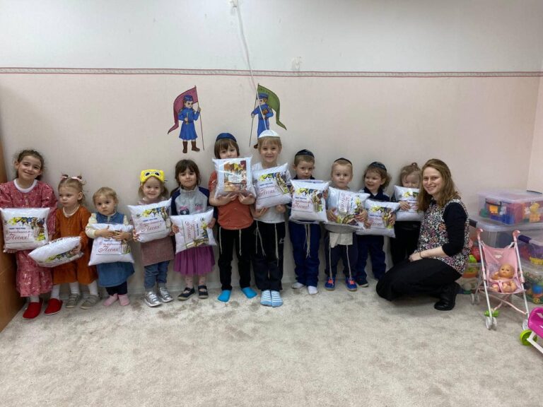 Passover in the Jewish kindergarten