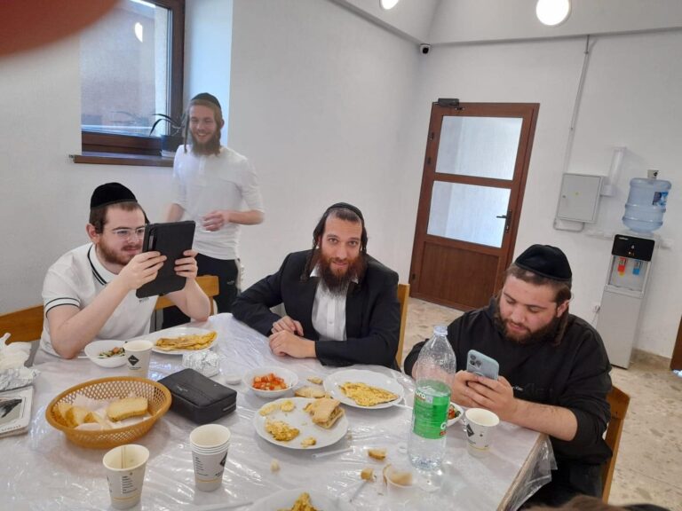 הזמר הרב ברי וובר