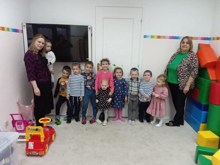            В еврейском детском саду “Хабад Любавич” –  прощальная вечеринка в честь переезда раввина Менди Гоцеля и его семьи в Бендеры