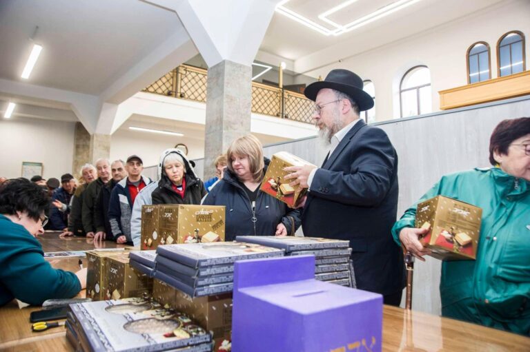 Помощь на праздники