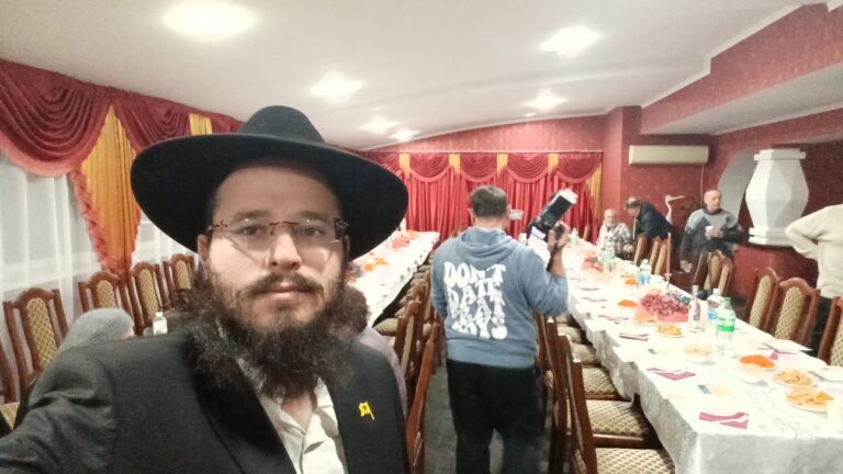 התוועדות י״ט כסלו בבנדרי – אור חסידי המאיר את הקהילה
