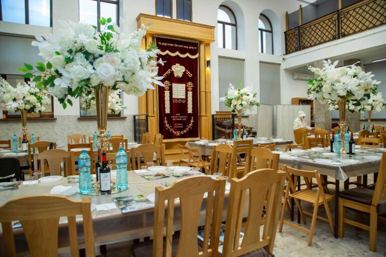 Sukkot Reaches the Jewish Communities of Beltsy and Bender