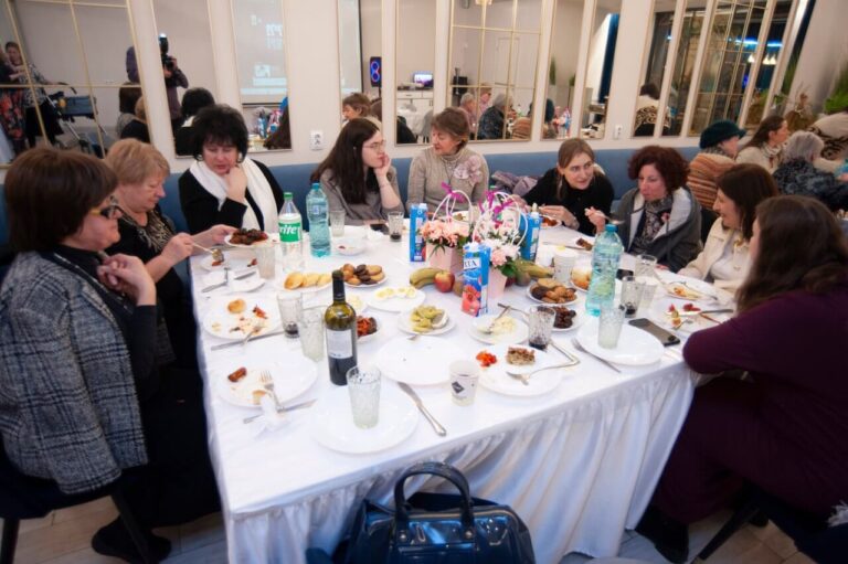 Jewish women in Kishinev gathering for an evening of roots and growth to mark Rosh Chodesh Shvat
