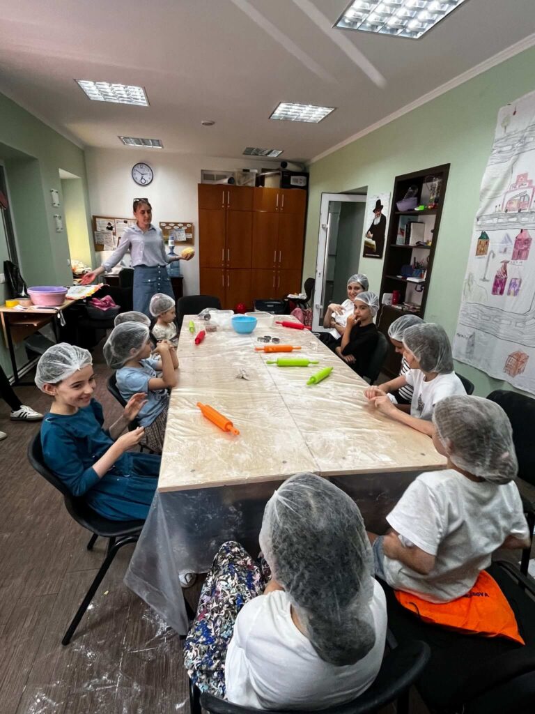 Kashrut, Cooking and Teamwork: Day Six at Gan Israel
