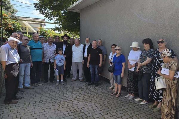 Preparing for Rosh Hashanah in Bălți and Drochia